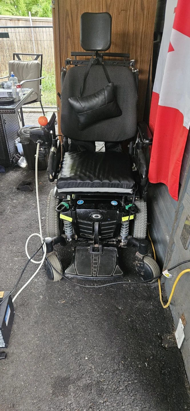 Quantum Edge Power Wheelchair
