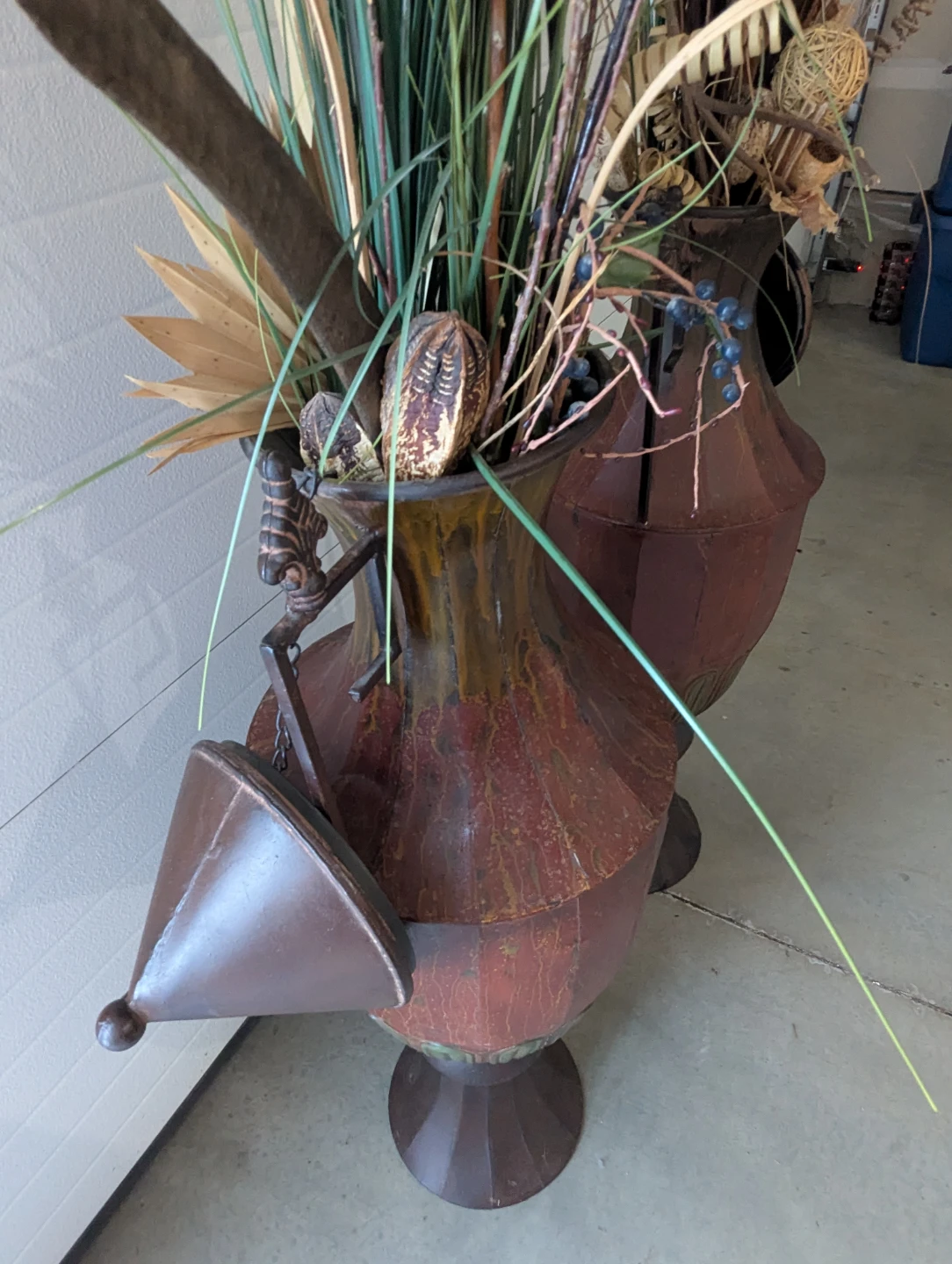 Set of Two Decorative Metal Floor Vases - photo 4