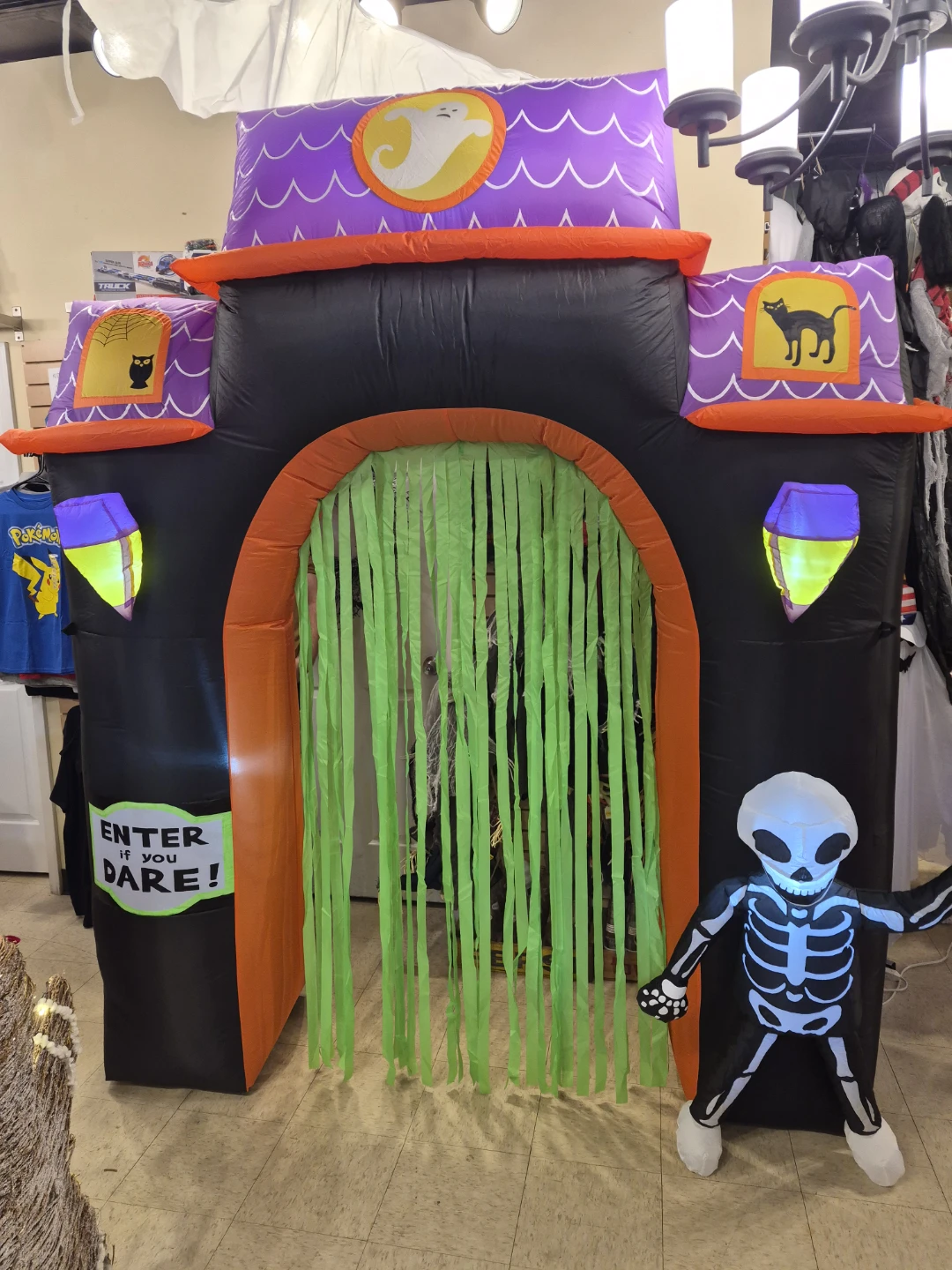 New Halloween Inflatables over 100 available. - photo 3