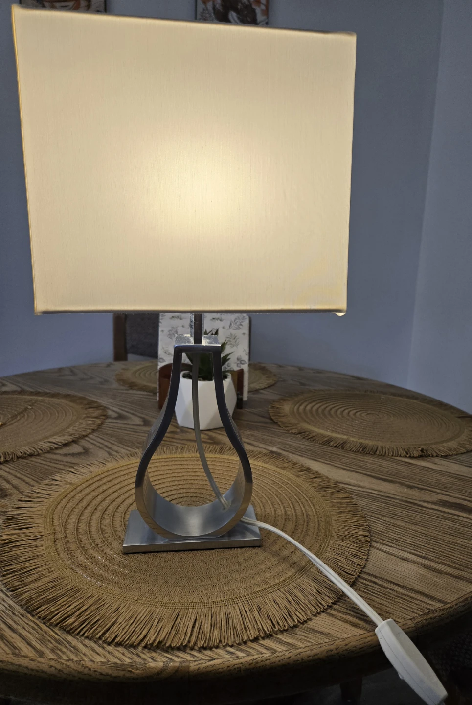Modern Metal Table Lamp