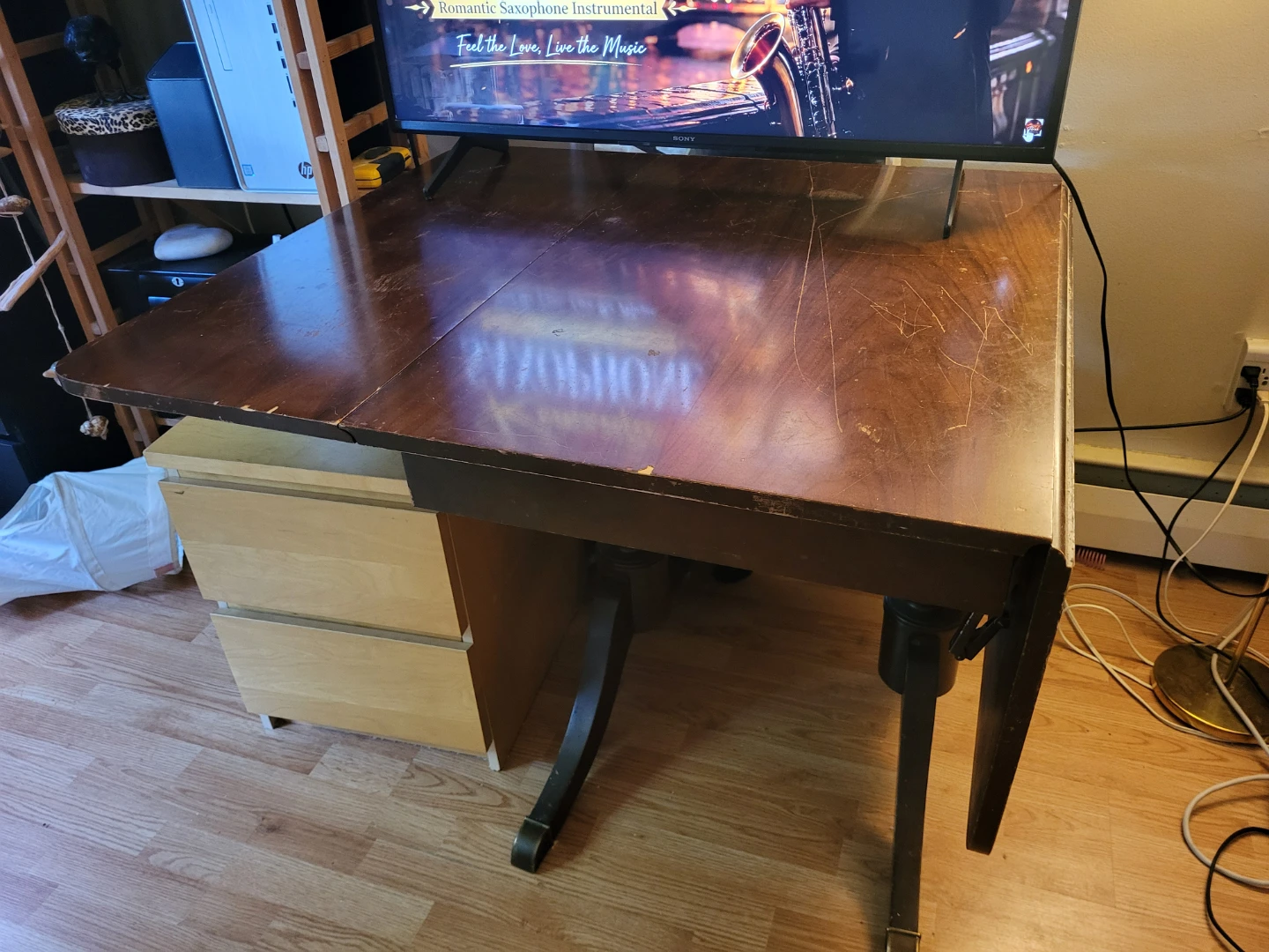 Vintage Dark Wood Drop-Leaf Table - photo 2