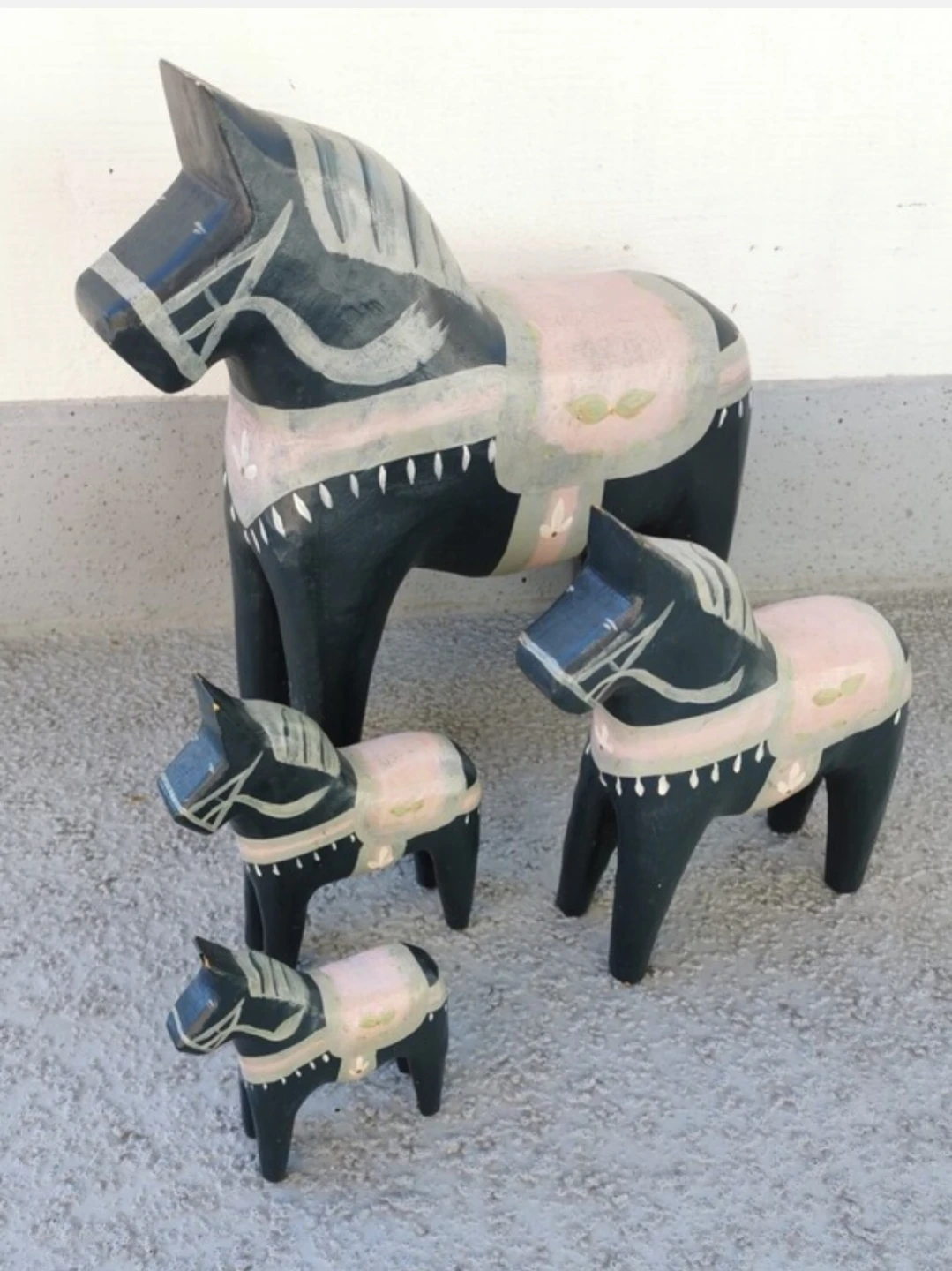 Rare Set of 4 Vintage Hand Carved Wooden Dala Horses - Swedish - photo 2