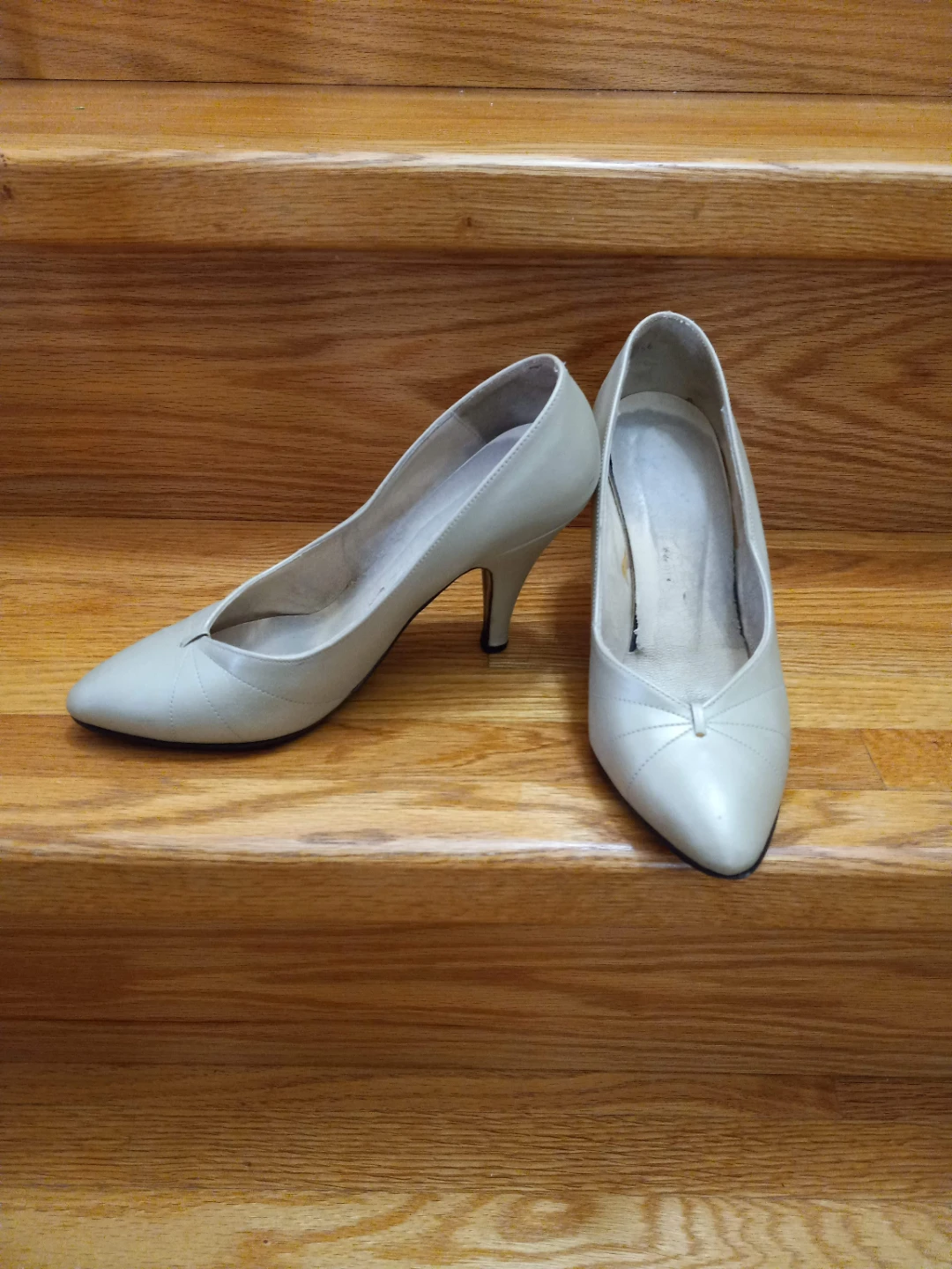 Classic high heel pump (size 7-7.5)