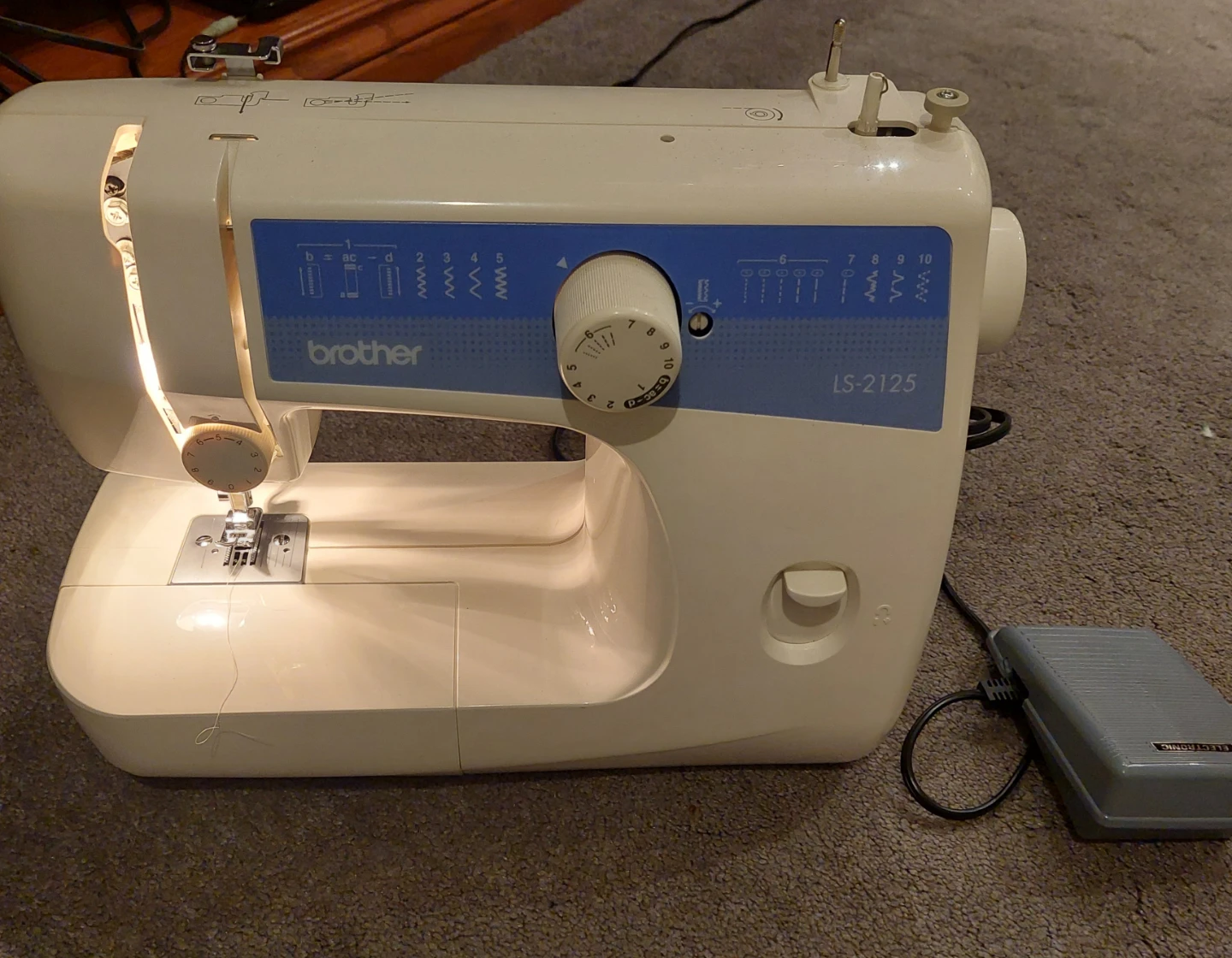 Brother LS-2125 Sewing Machine - photo 3