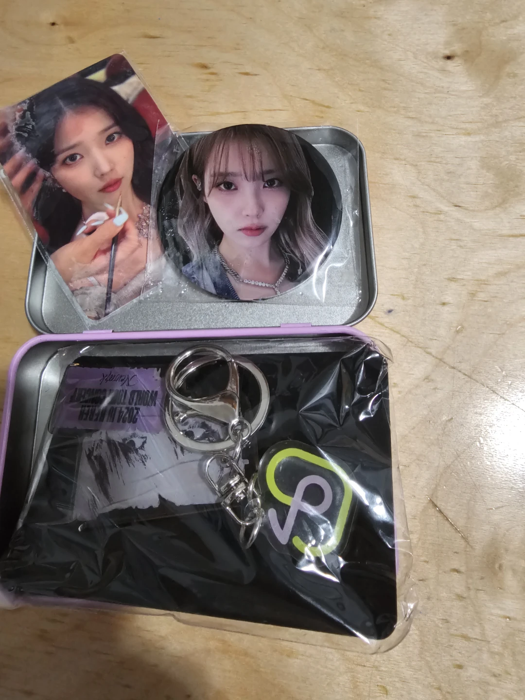 2024 IU HEREH World Tour Concert Keyring and Tin Set