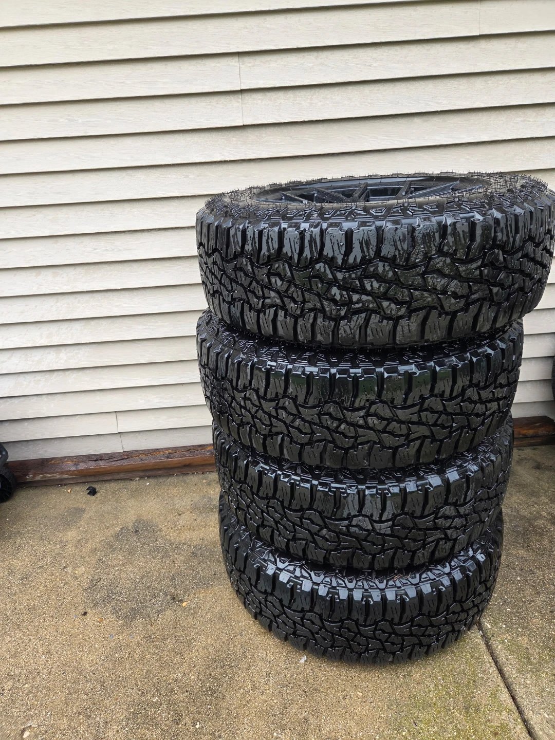 New Goodyear wrangler & Moto Metal tires wheel package 275/60R20