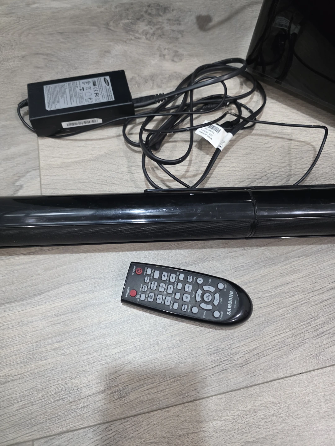 Samsung HW-E550 Soundbar System - photo 3