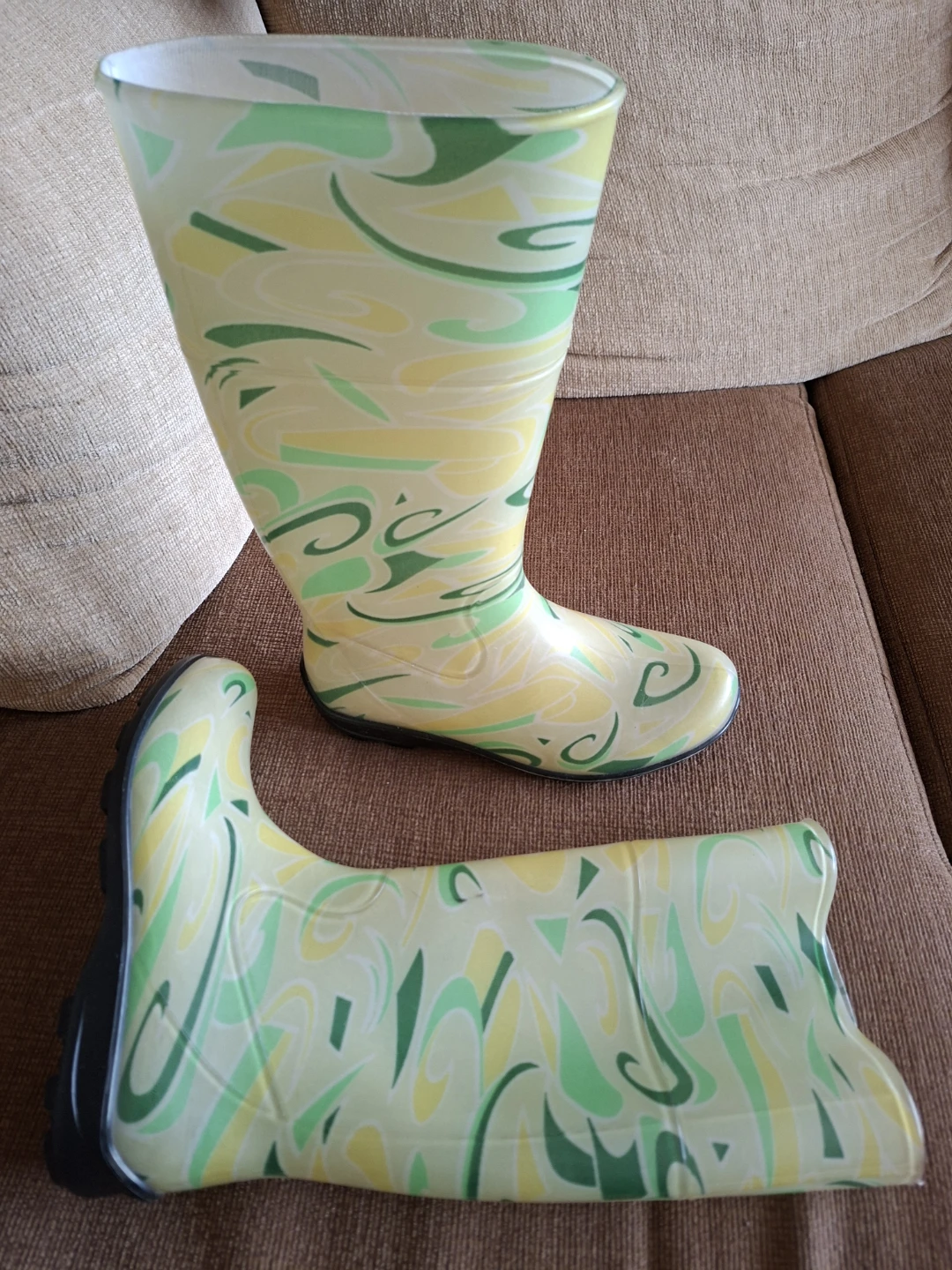Women's Patterned Rubber Rain Boots Size 8 - photo 2