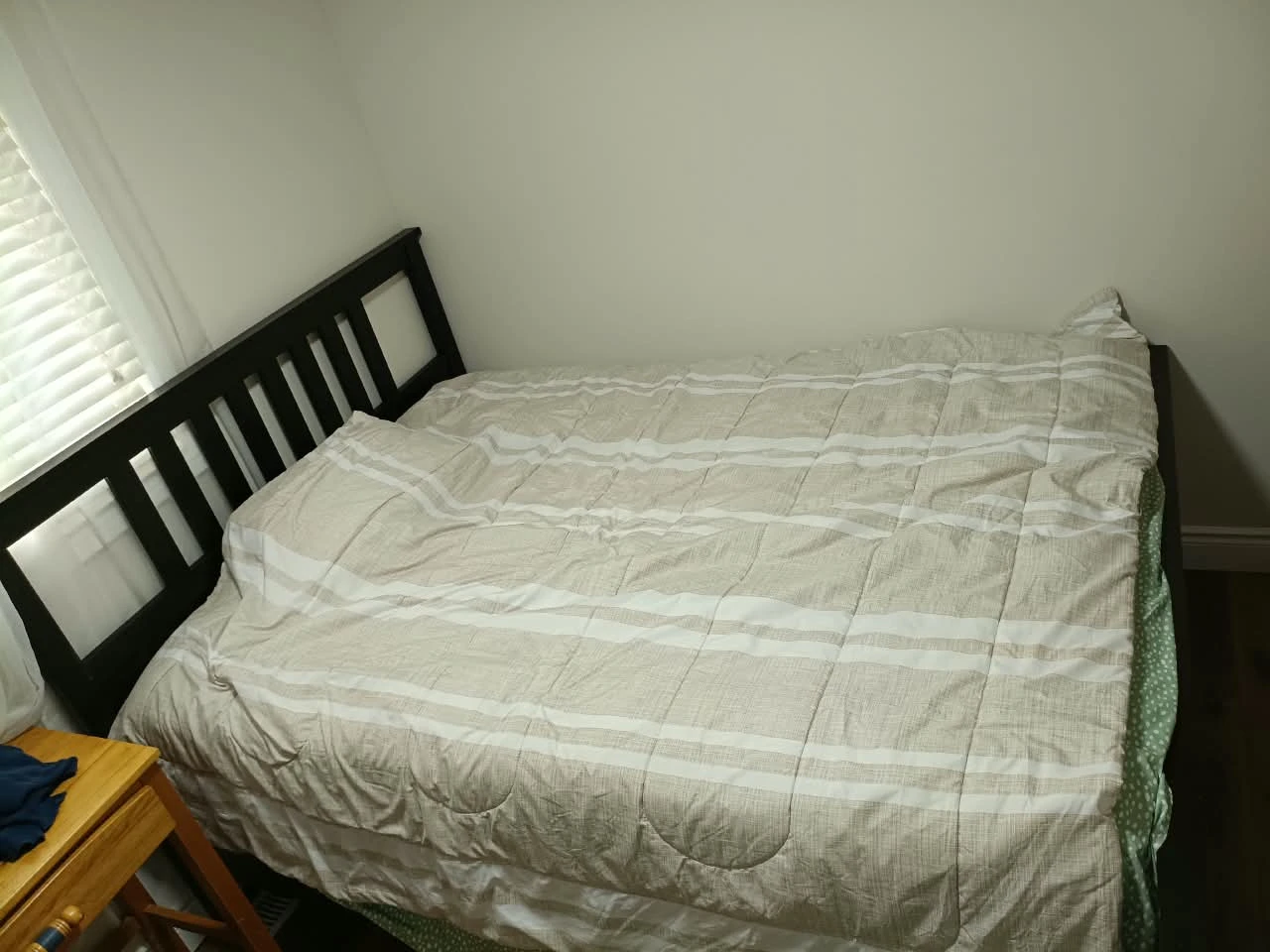 Dark Brown  Queen Wooden Bed Frame and mattress
