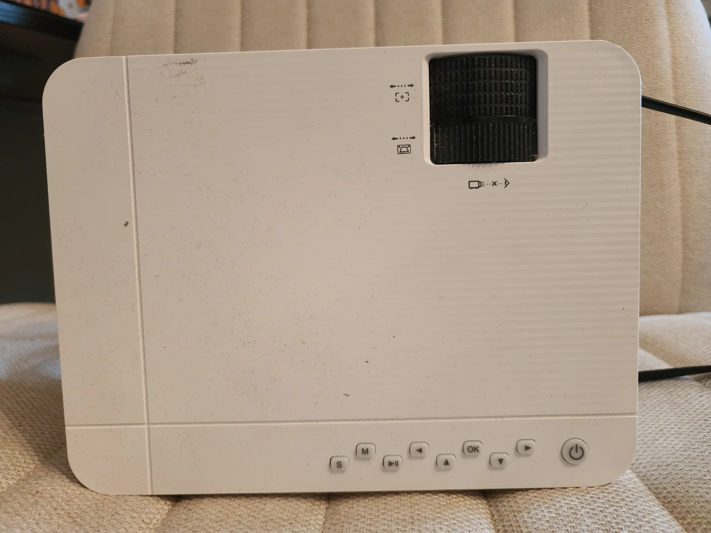 Vankyo white home projector - photo 2