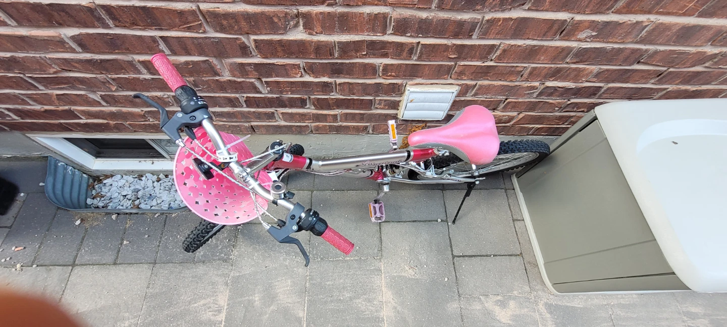 Girls’ Pink & White Mountain Bike – New Attitude Bike - photo 4