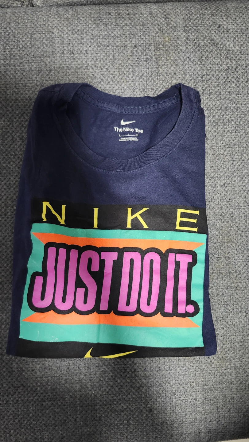 Nike Just Do It T-Shirt - Small