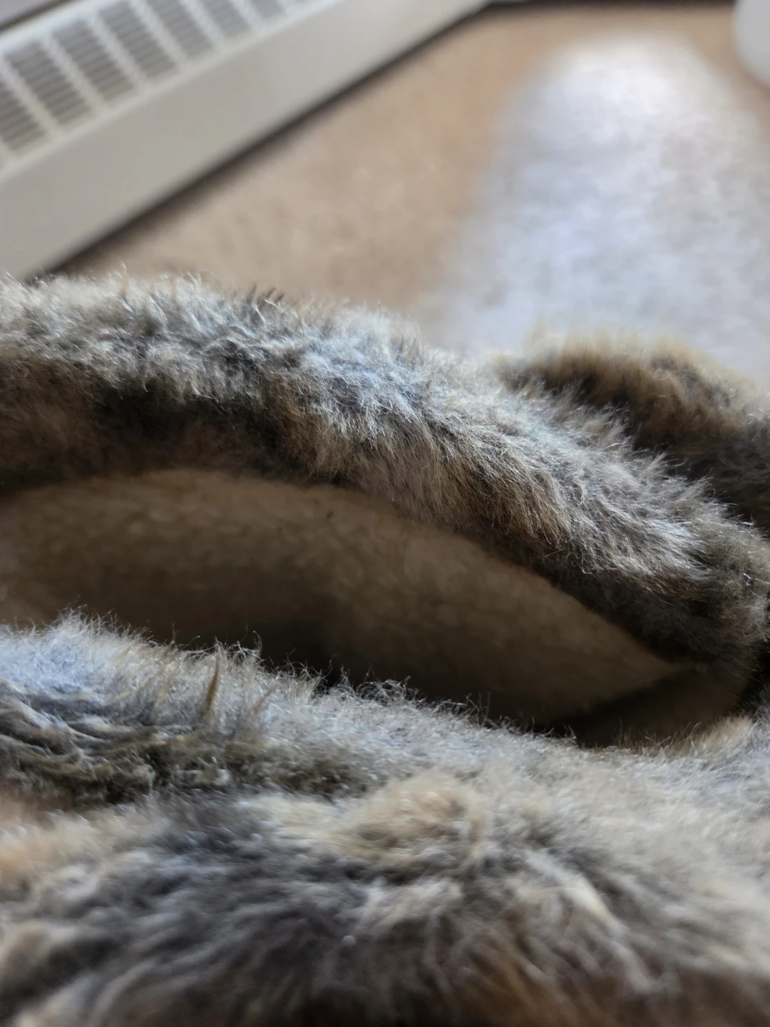 White winter leather boots with faux fur trim - photo 4