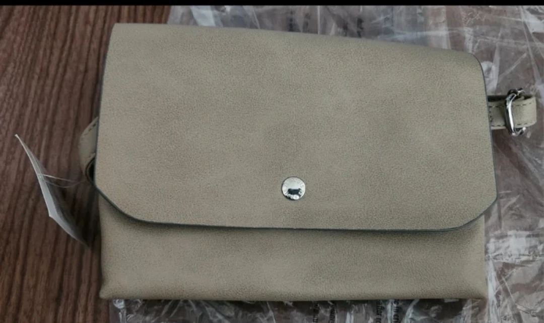 🏈Brand New Roots 73 Crossbody Bag (NWT)