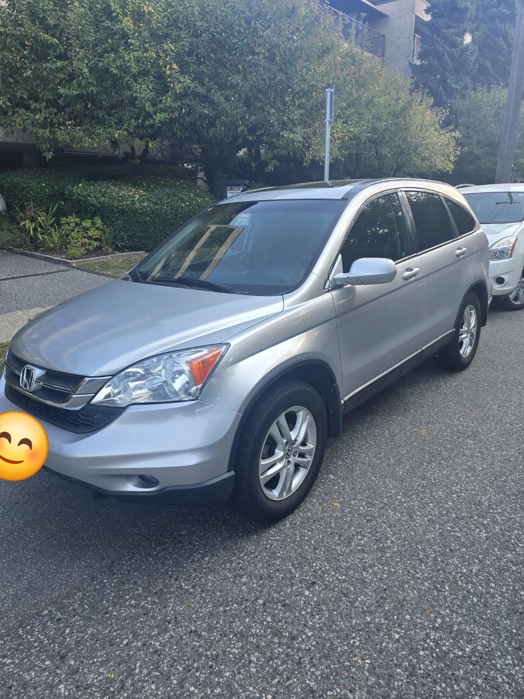 Silver Honda CR-V 4WD