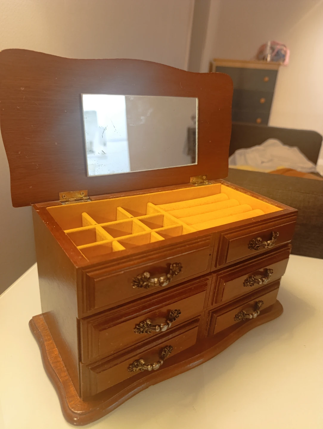 Retro Wooden  musical  Jewelry Box – Gold Velvet Interior - photo 3