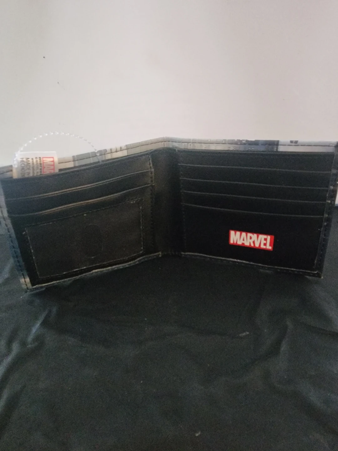 Marvel Avengers Assemble Slimfold Wallet - photo 3
