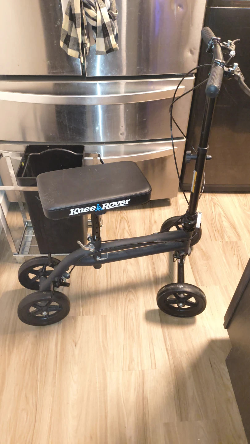 KneeRover Steerable Knee Scooter - photo 2