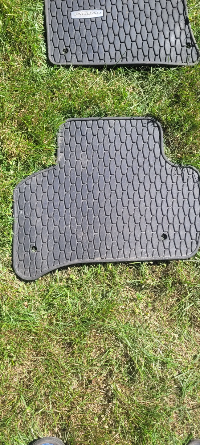 Set of 4 Jaguar Rubber Floor Mats - photo 3