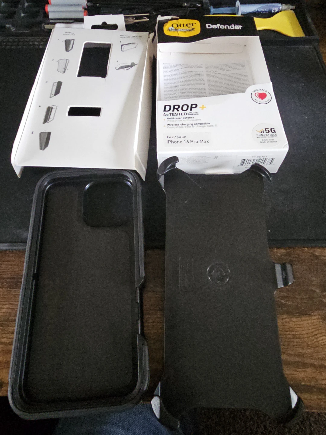 OtterBox Defender Case for iPhone 16 Pro Max - photo 4