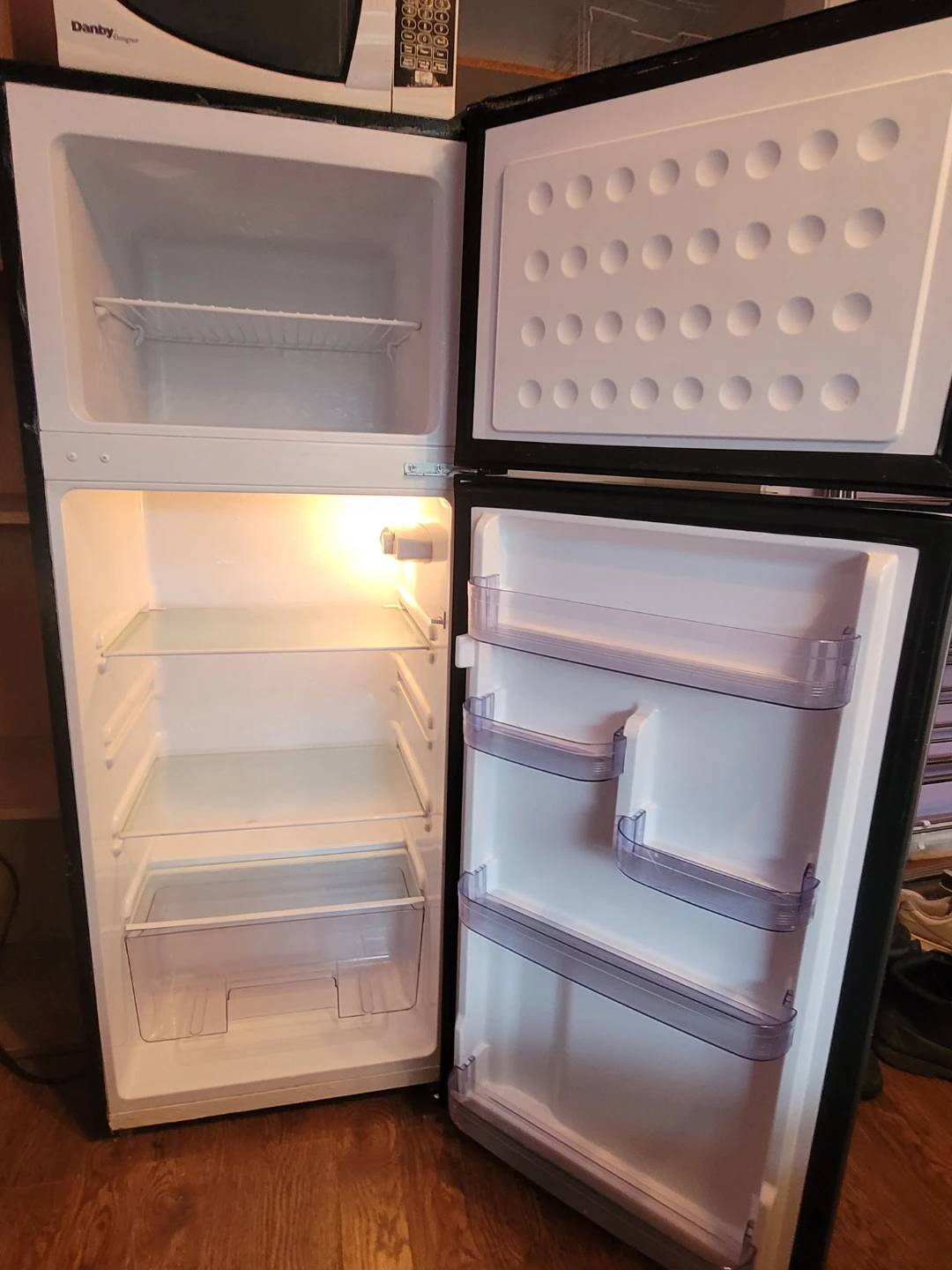 Fridge and Microwave - photo 2