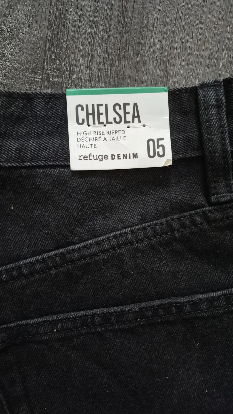 Refuge Denim Chelsea High Rise Ripped Shorts Size 05 - photo 4
