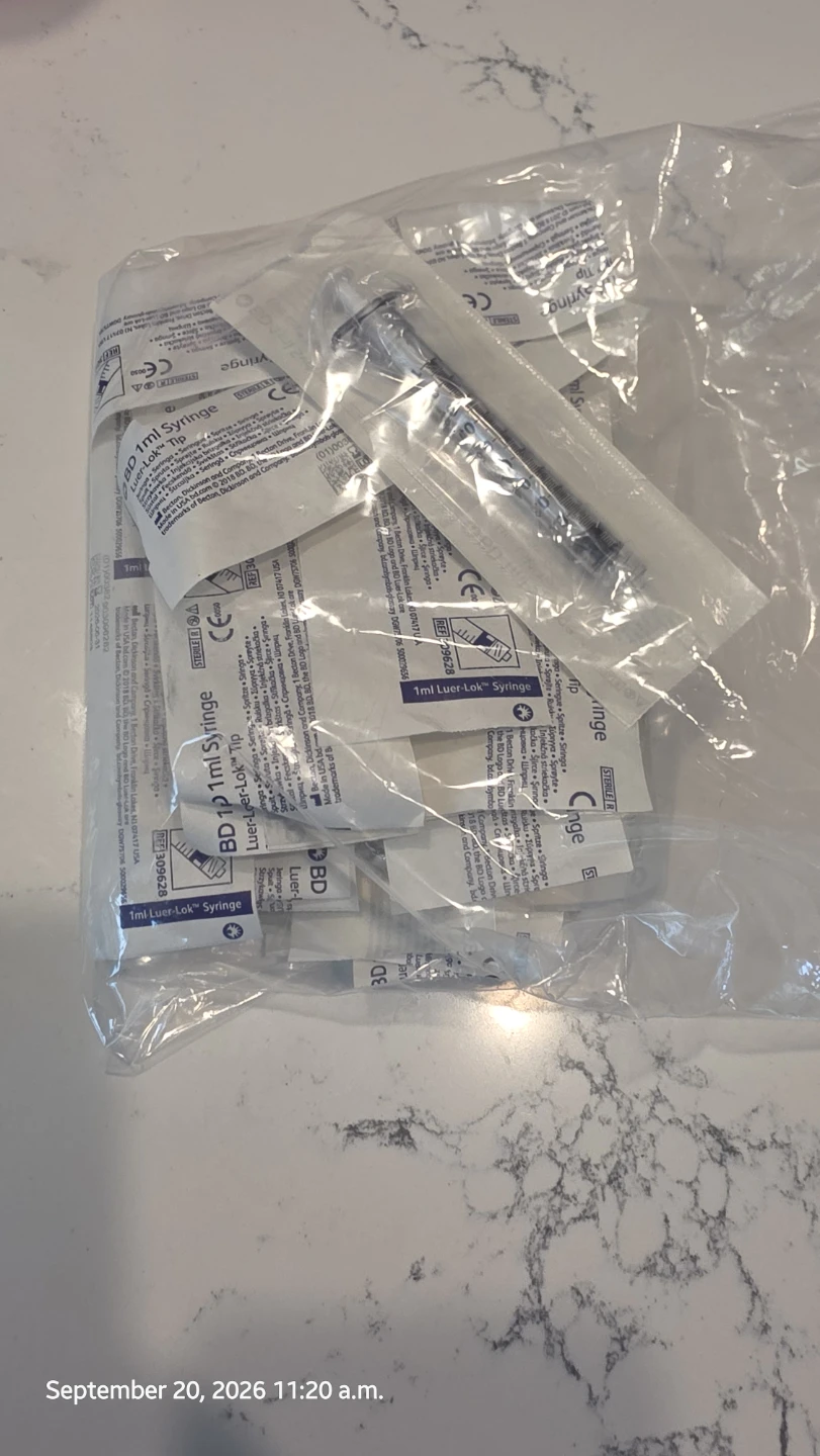 Syringes and needles - photo 2