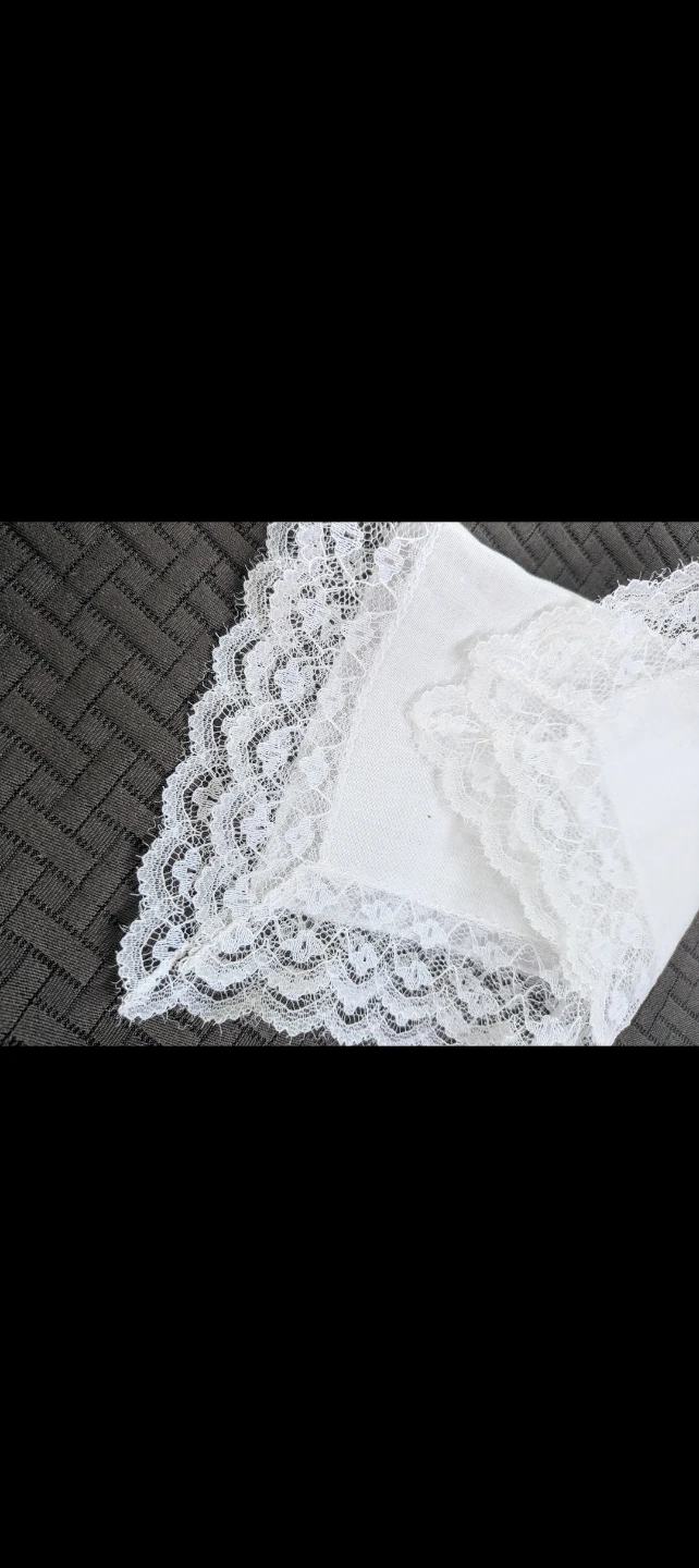 Vintage White Lace Handkerchief - photo 3
