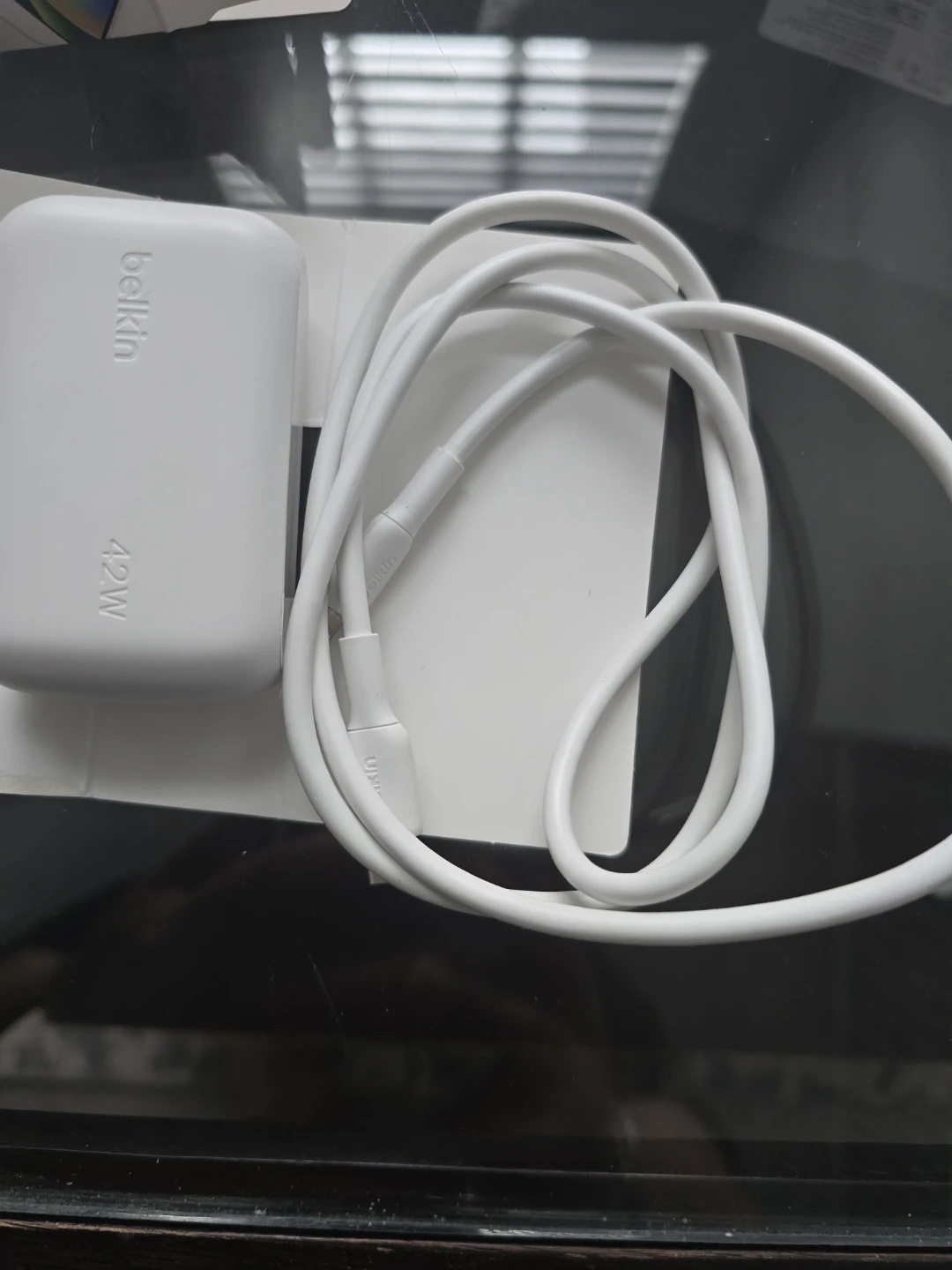 New Belkin BoostCharge 42W Dual Wall Charger with Cable - photo 2