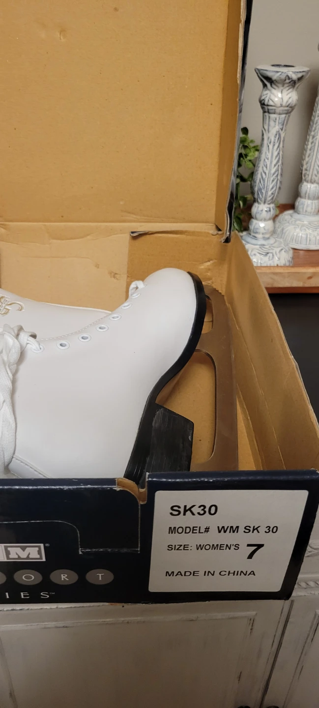 CCM Skates - ladies size 7 - photo 2