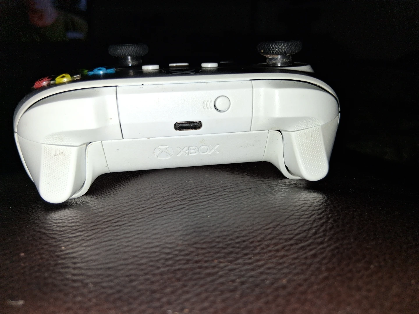 White Xbox Wireless Controller - photo 2