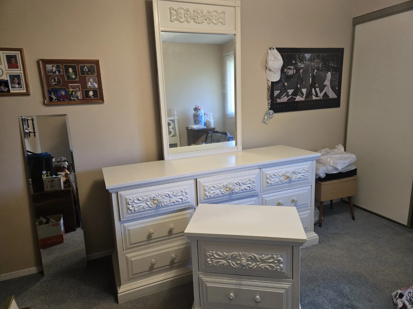 Antique  Bedroom Dresser with Mirror and Nightstand - photo 2