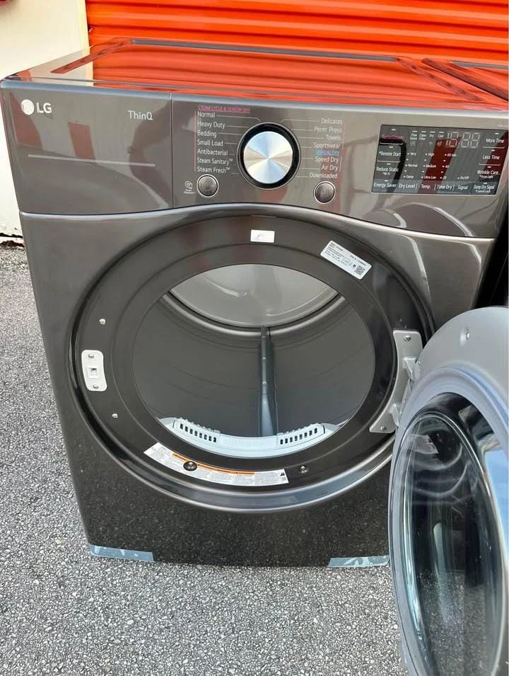 LG ThinQ Washer and Dryer Set - photo 4