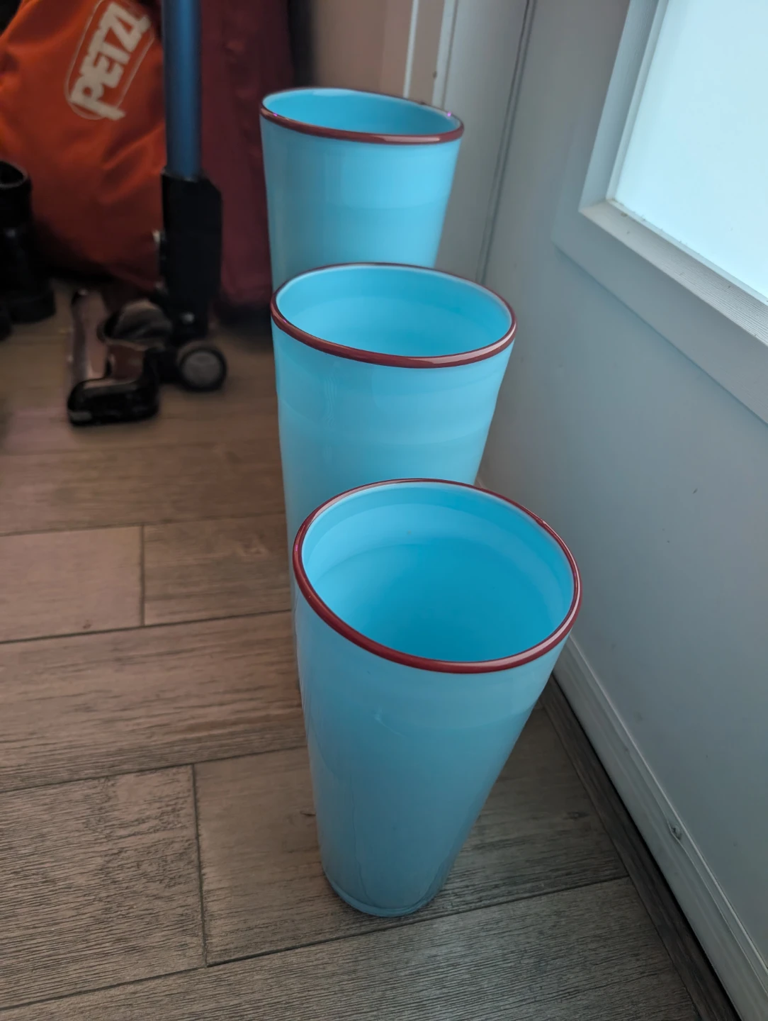 Set of 3 Blue Opaline Glass Vases - photo 2