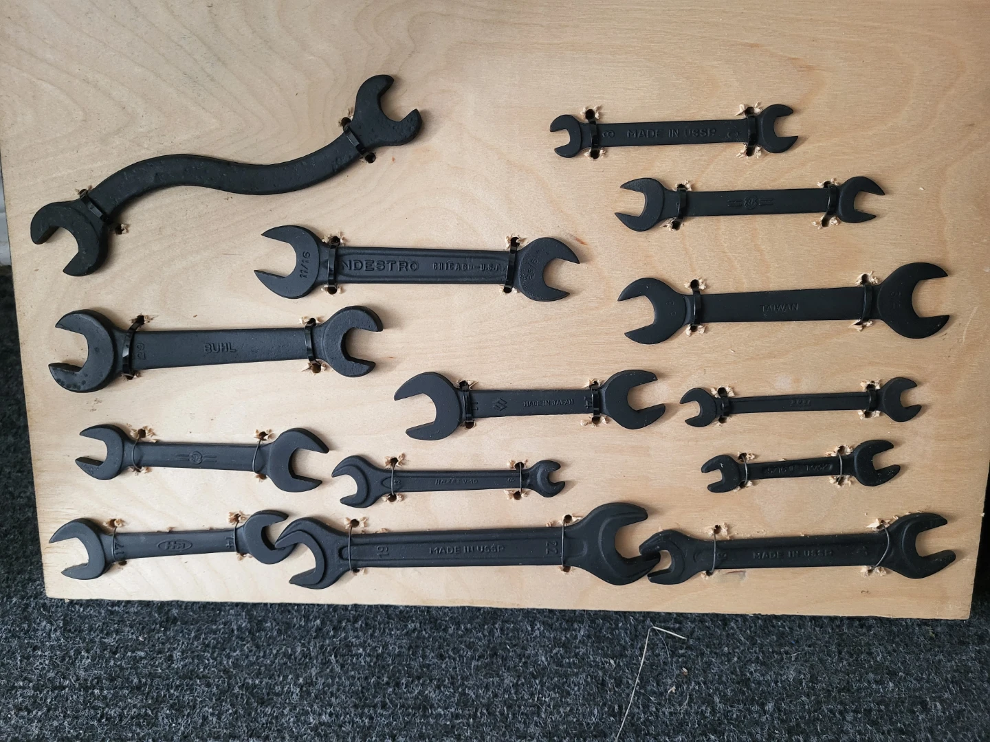 Assorted Vintage International Wrench Set - photo 2