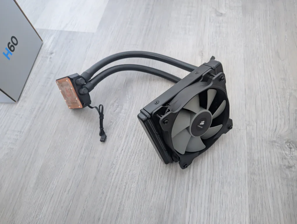 Corsair Hydro Series H60 Liquid CPU Cooler - photo 3