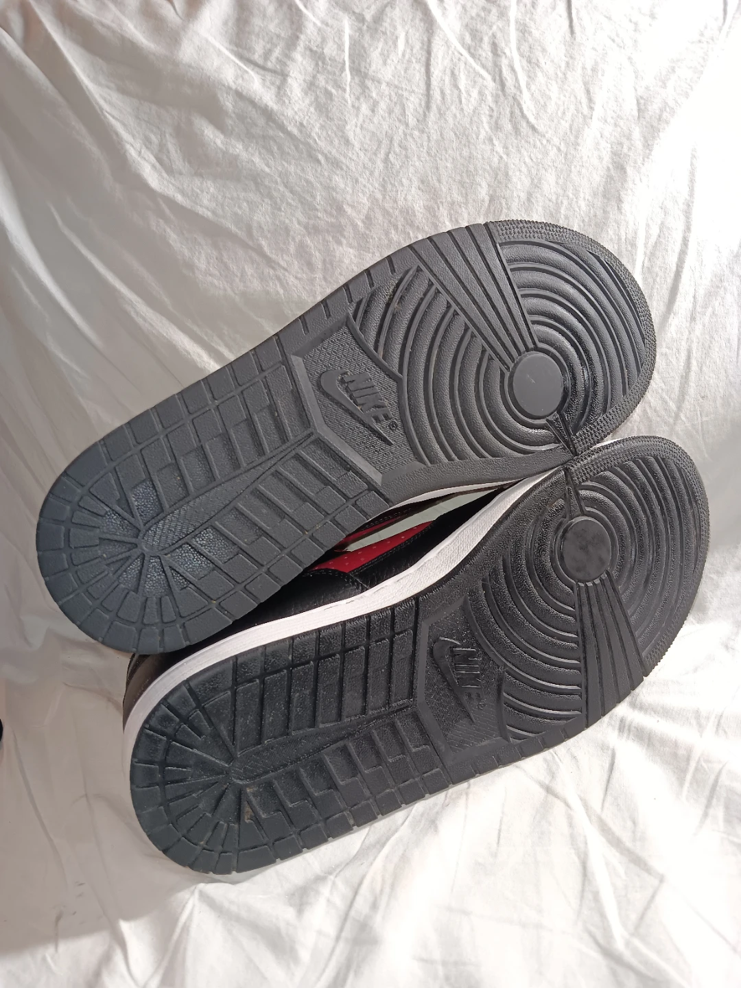 Jordan Jumpman Black and Red Sneakers - photo 4