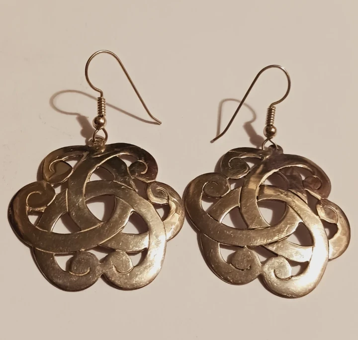 Endless Celtic Knot Sterling Silver 925 Earrings