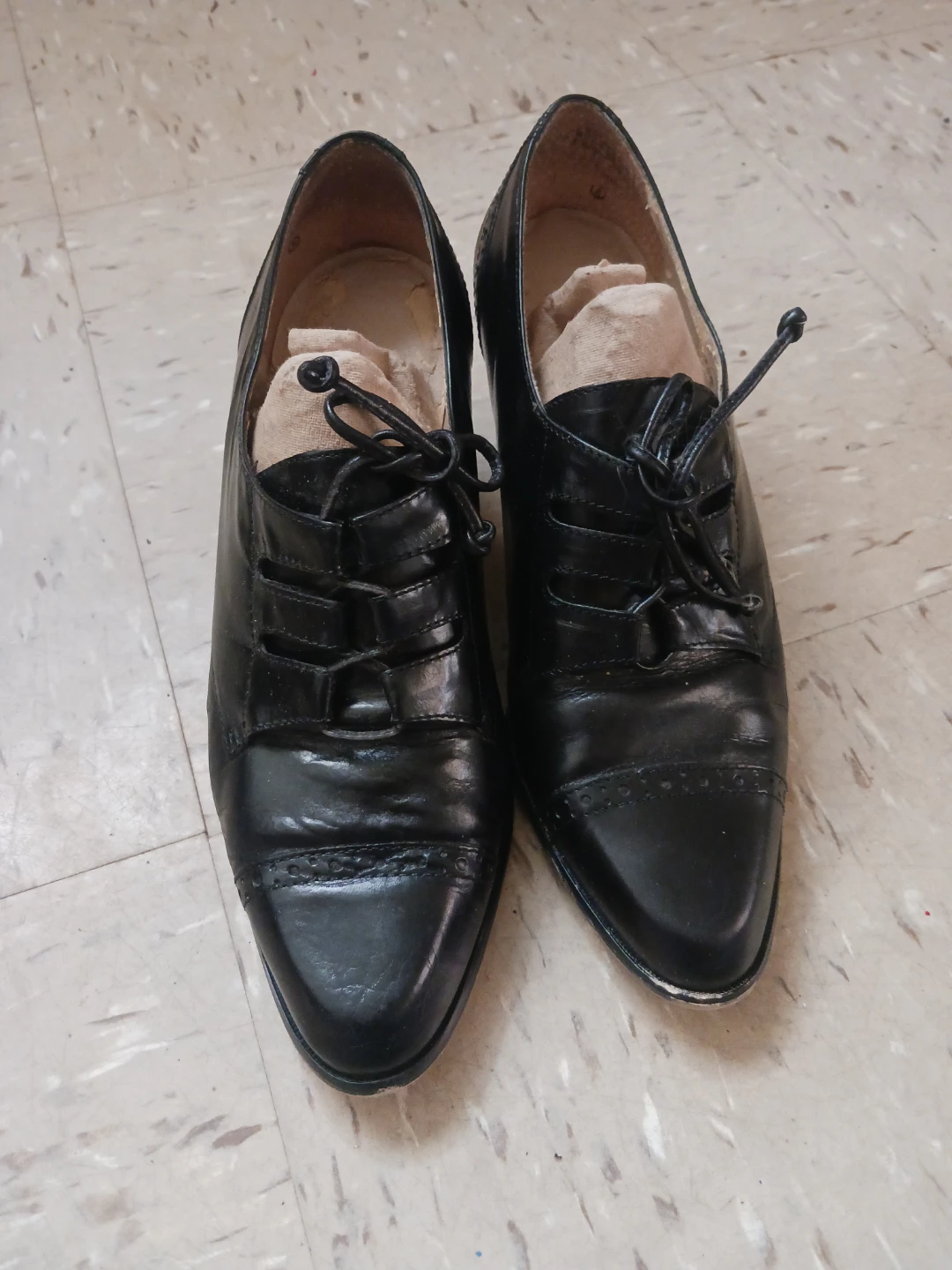 🏈 Black Lace-Up Oxfords