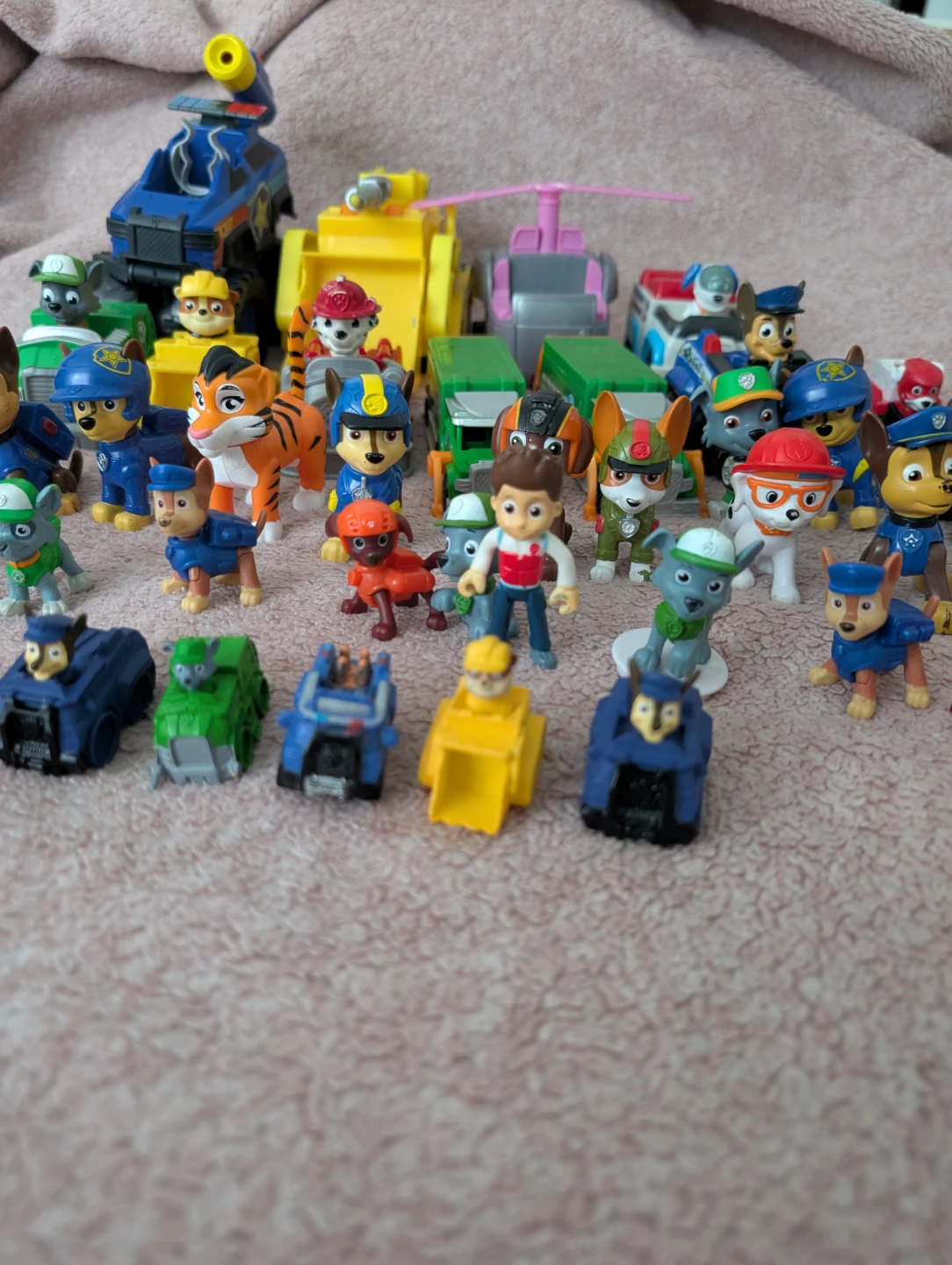 Large Paw Patrol Figure and Vehicle Collection