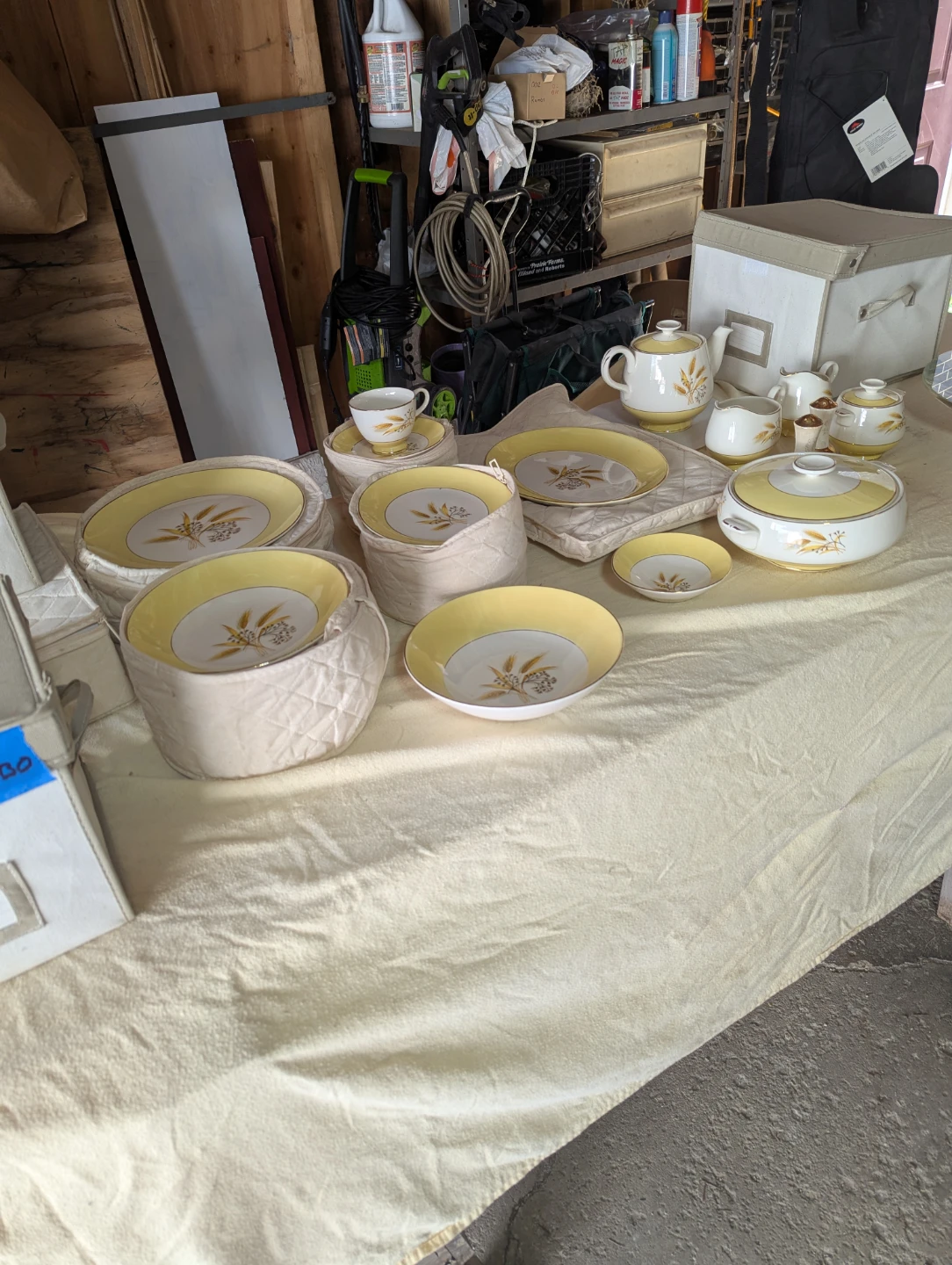 Vintage Wheat Pattern Dinnerware Set - photo 2