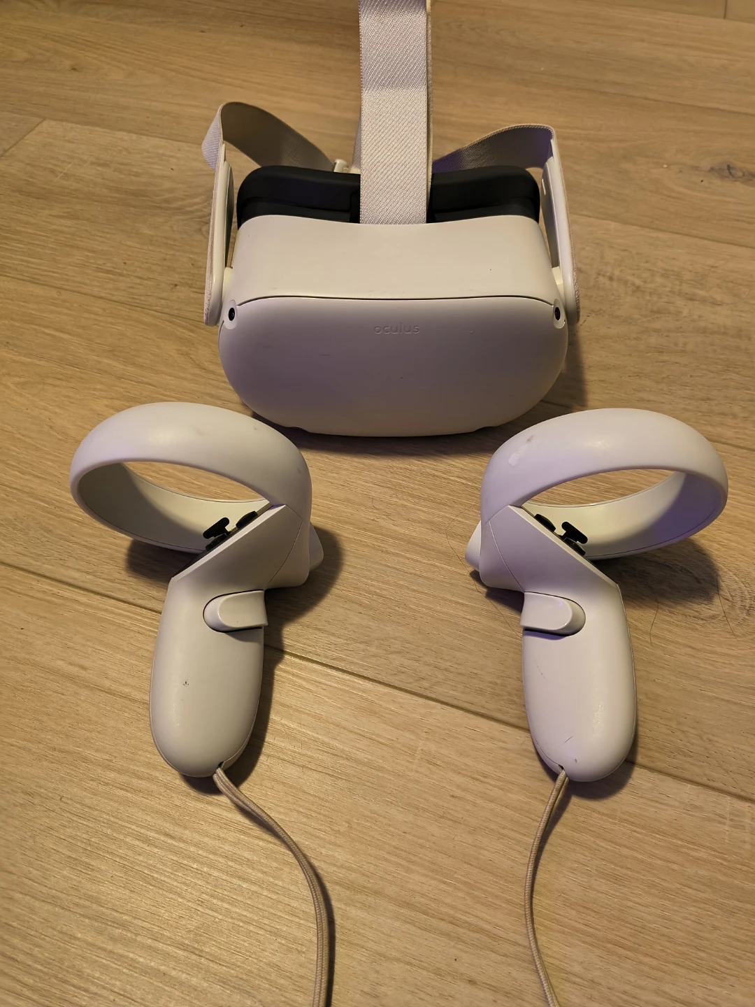 Oculus Quest 2 VR Headset with Controllers