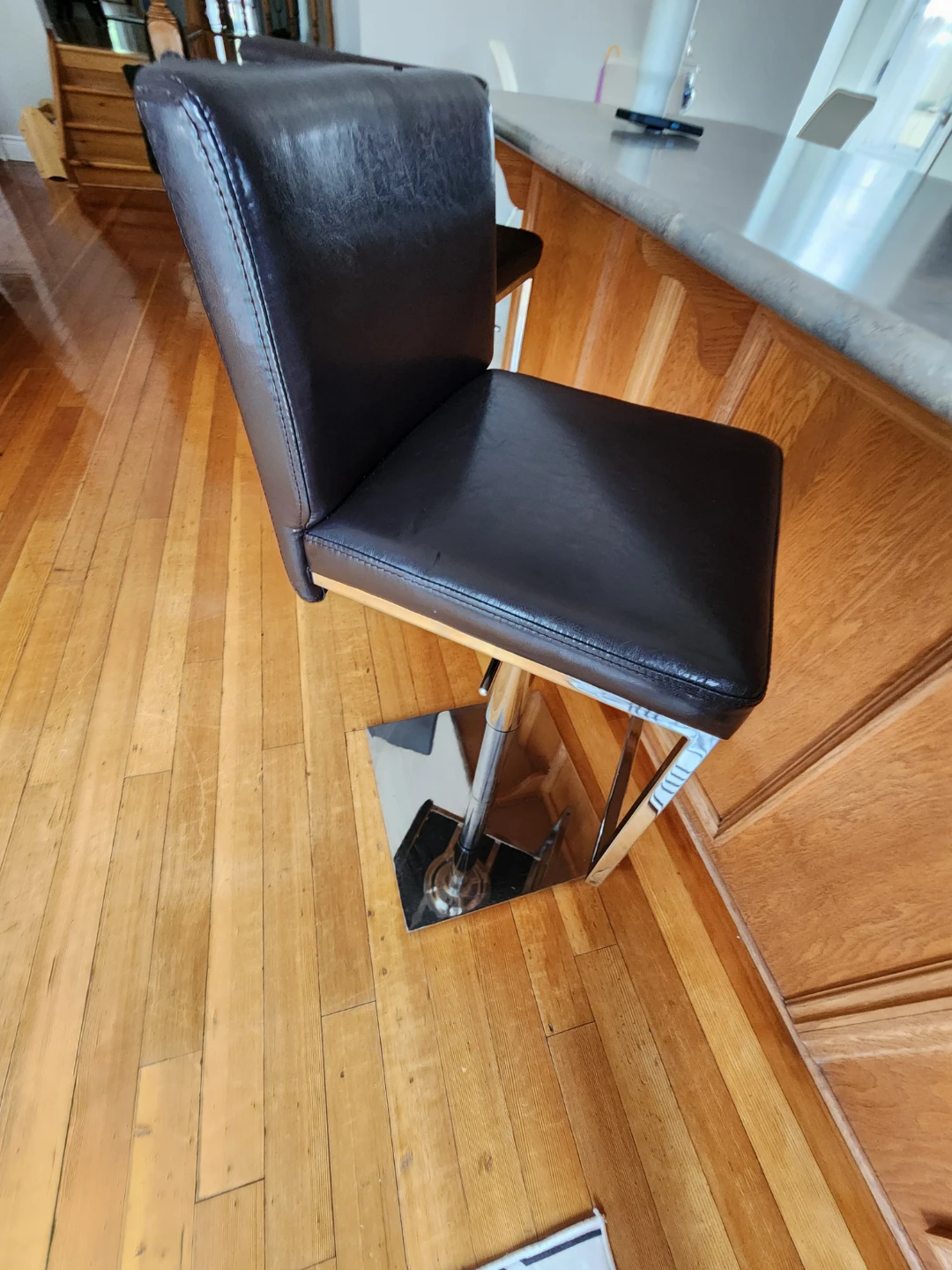 Leather counter height chairs - photo 2
