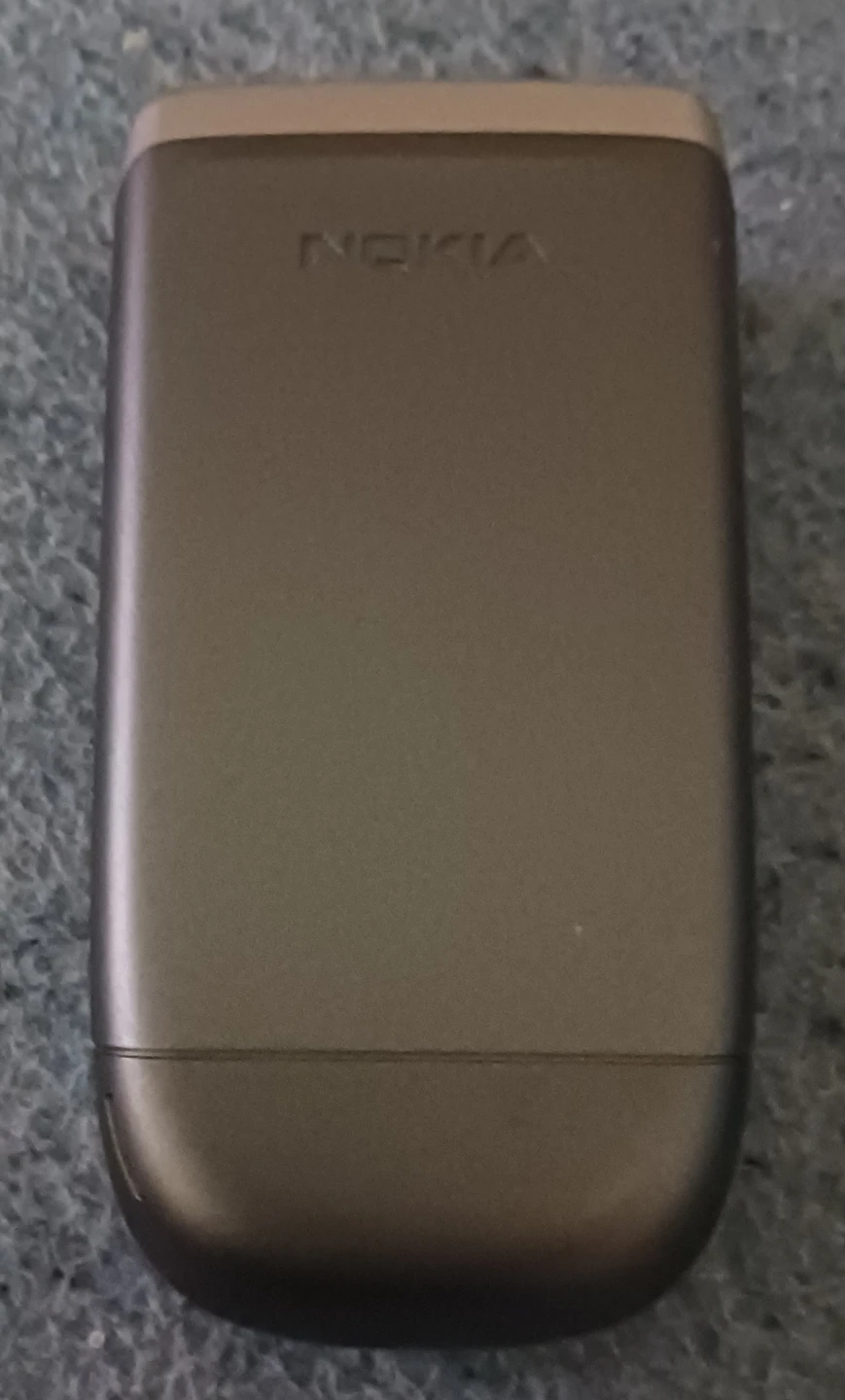Vintage Nokia Flip Phone - photo 3