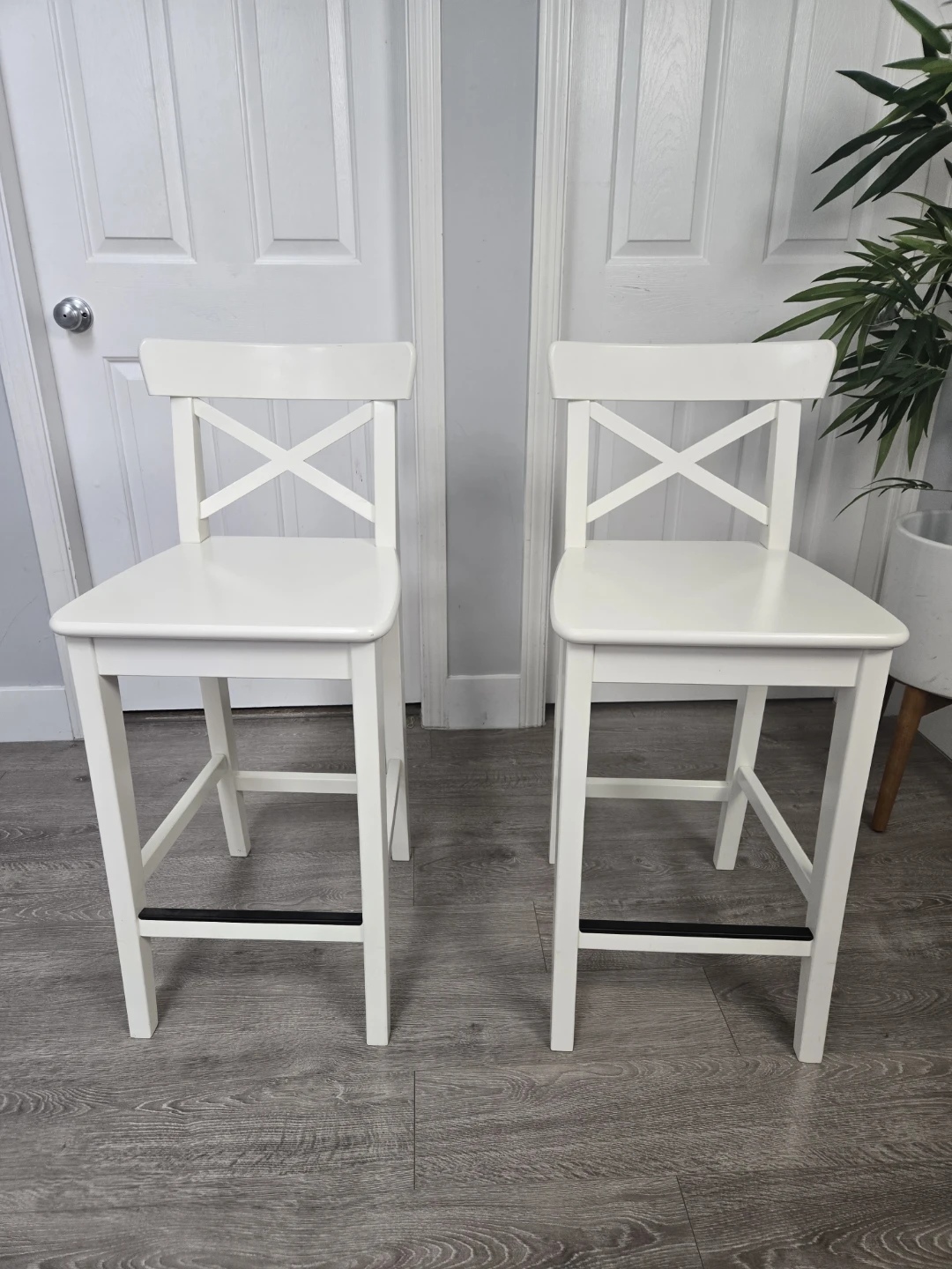 2 ikea ingolf stools - photo 2