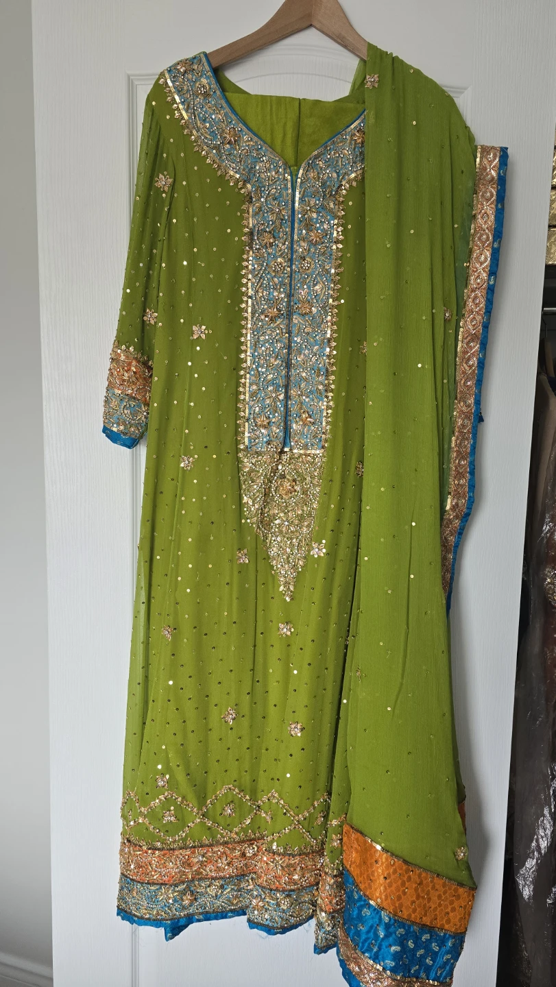 Traditional Pakistani/South Asian Shalwar Kameez - photo 2