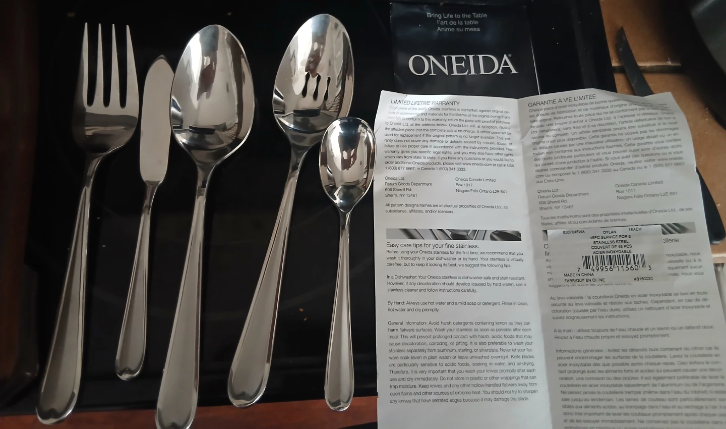 Oneida 45-Piece Stainless Steel Flatware Set - photo 2