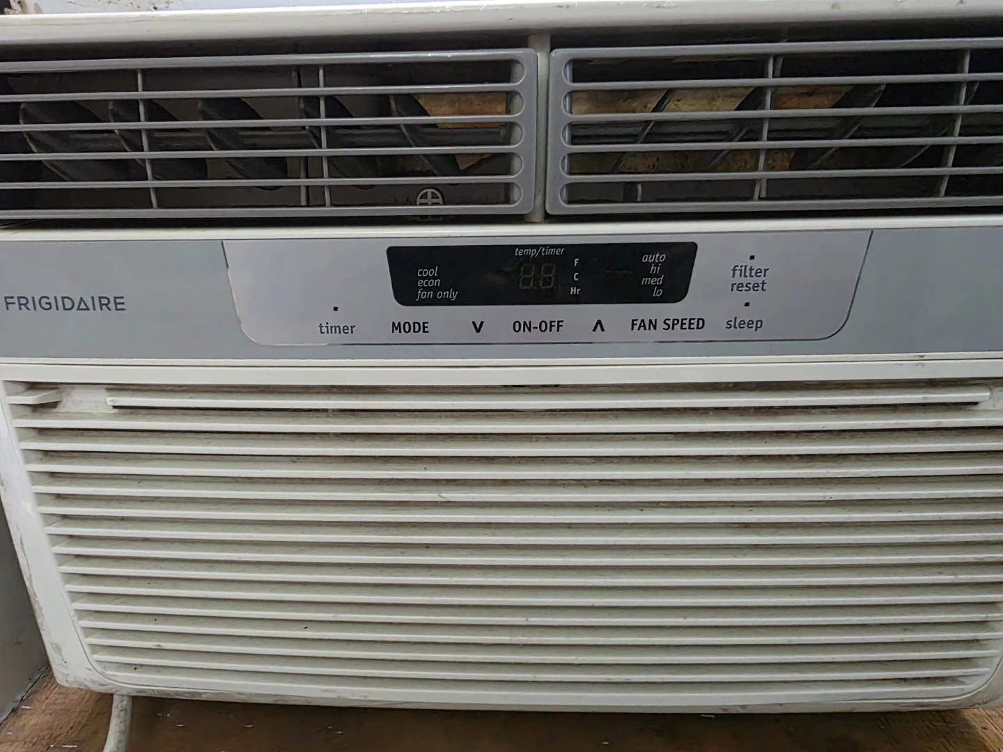 Frigidaire Window Air Conditioner - photo 2