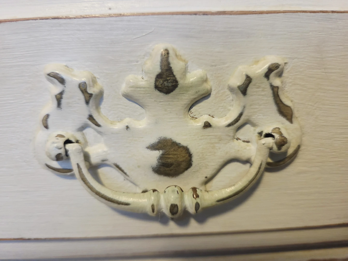 Vintage White Wood Credenza Dresser - photo 4