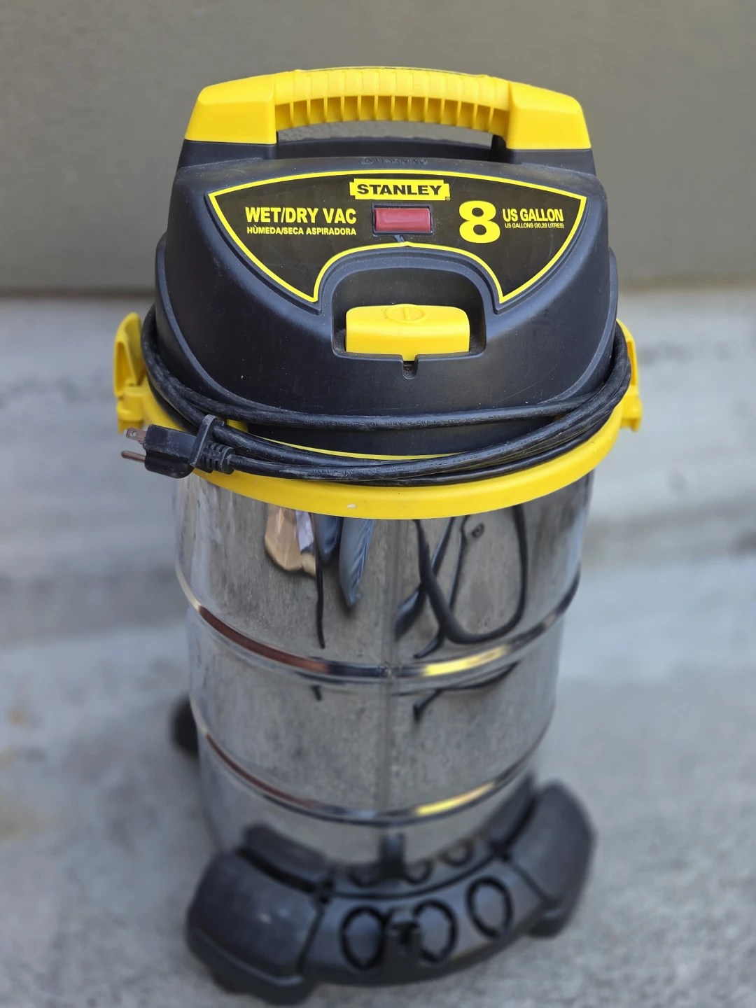 Stanley 8 Gallon Wet/Dry Vac